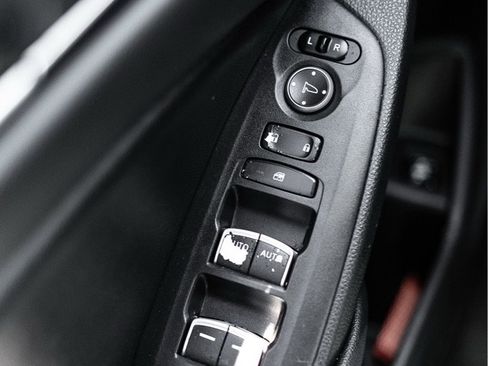 Used 2018 Honda Accord Sport image 17
