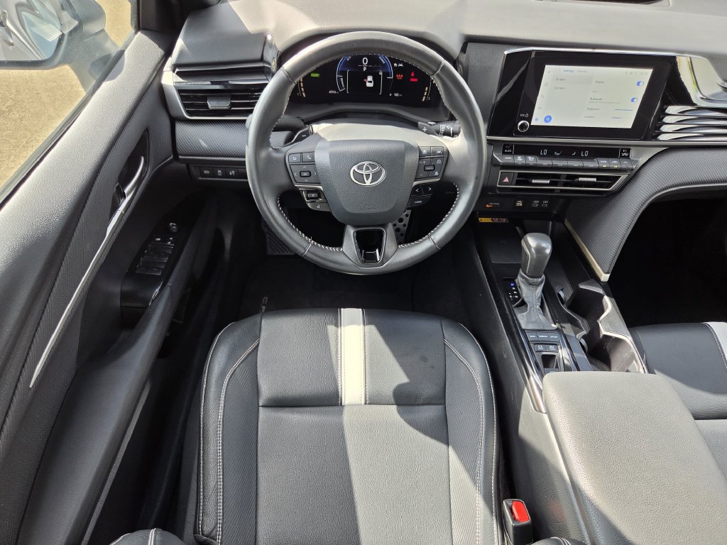Used 2025 Toyota Camry SE w/ Convenience Package FWD image 14
