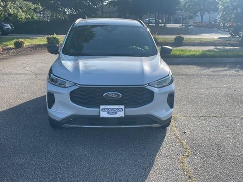 Used 2025 Ford Escape ST-Line FWD image 2