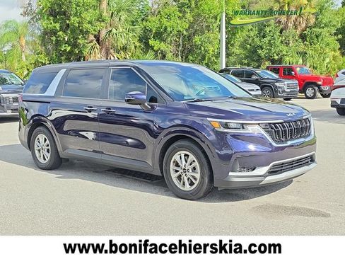 Certified 2022 Kia Carnival LX FWD image 1