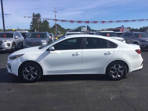Used 2019 Kia Forte LXS FWD image 2