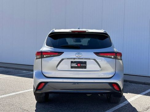 Used 2024 Toyota Highlander Limited image 4