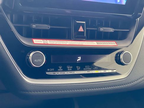 Certified 2025 Toyota Corolla SE image 19