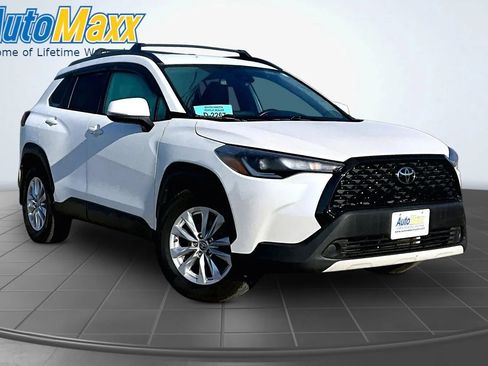 Used 2022 Toyota Corolla Cross LE w/ Black Badges Package (TMS) AWD/4WD image 3