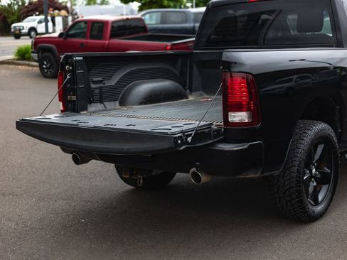 Used 2014 RAM 1500 Express w/ Black Ram 1500 Express Group AWD/4WD image 10