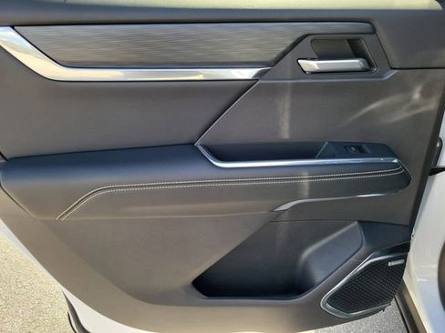 Certified 2025 GMC Acadia Elevation image 11