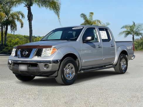 Used 2008 Nissan Frontier SE image 1