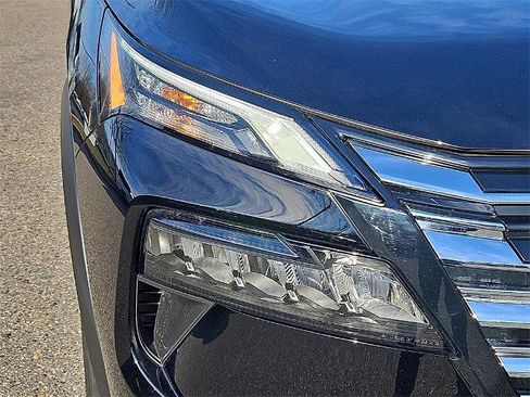 Certified 2025 Nissan Rogue S image 11