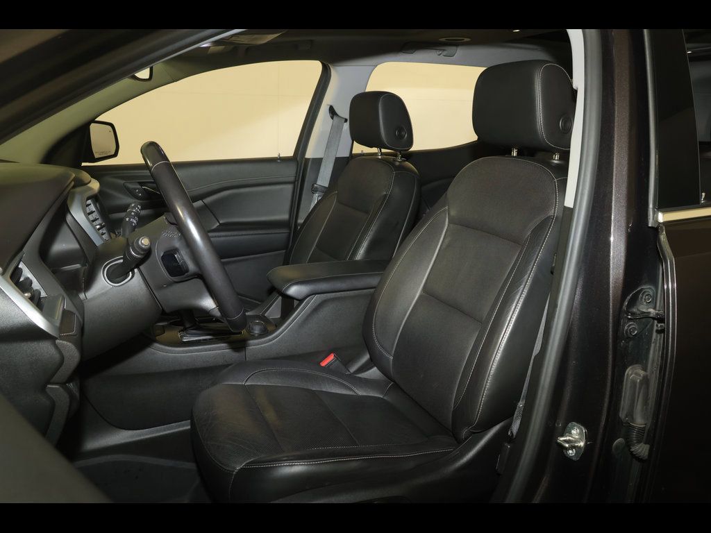Used 2019 GMC Acadia SLT AWD/4WD image 2