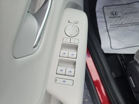 Used 2024 Hyundai Kona Limited FWD image 14