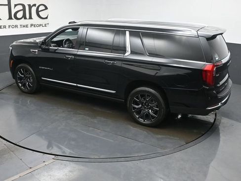 Used 2025 GMC Yukon XL Denali w/ Denali Reserve Package AWD/4WD image 44