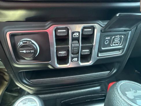 Used 2021 Jeep Wrangler Unlimited Sport AWD/4WD image 27