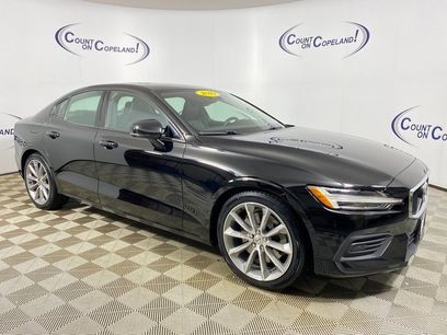 Used 2019 Volvo S60 T6 Momentum w/ Multimedia Package