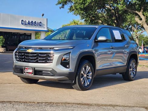 Certified 2025 Chevrolet Equinox LT w/ Safety and Technology Package FWD image 3