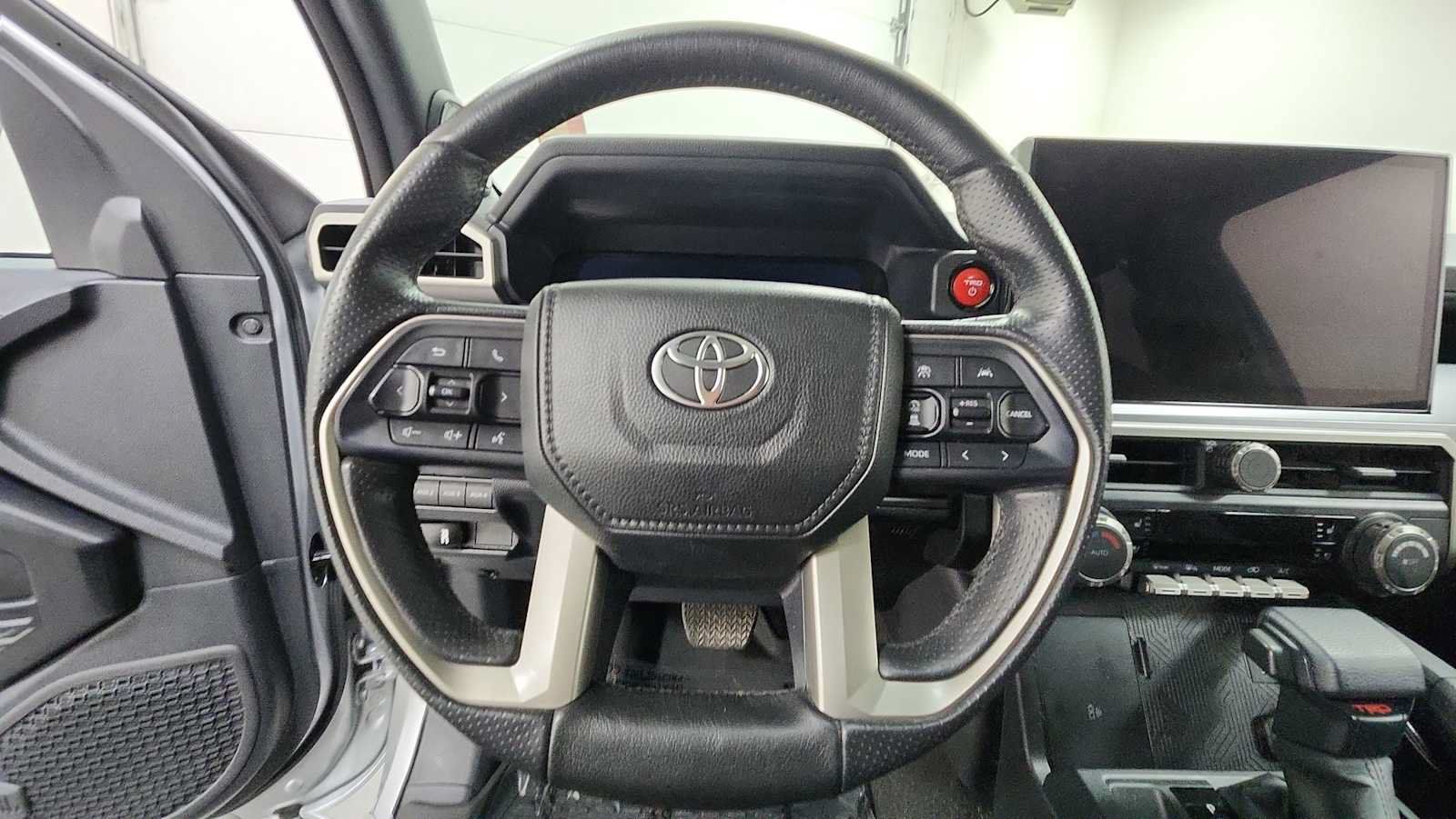 Certified 2025 Toyota 4Runner TRD Off-Road Premium AWD/4WD image 16