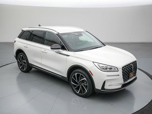 Used 2023 Lincoln Corsair Reserve w/ Equipment Group 201A AWD/4WD image 3