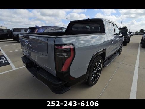 Used 2025 GMC Sierra EV Denali AWD/4WD image 4