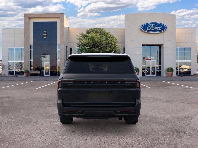 New 2025 Lincoln Navigator Reserve w/ Jet Appearance Package AWD/4WD image 5