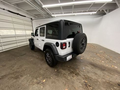 Used 2024 Jeep Wrangler Sport S image 4