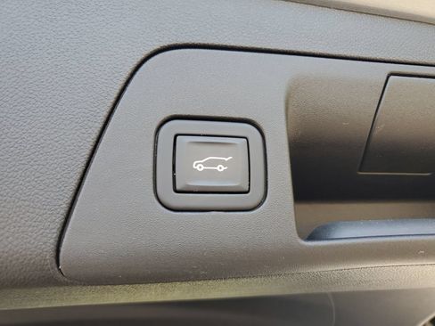 Used 2023 Buick Envision Avenir AWD/4WD image 10