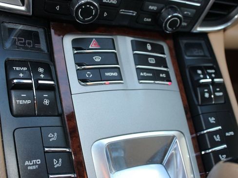 Used 2013 Porsche Panamera Platinum Edition image 17