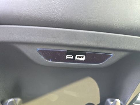 New 2027 Chrysler Pacifica Select AWD/4WD image 24