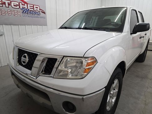 Used 2011 Nissan Frontier SV w/ SV Premium Utility Pkg image 4