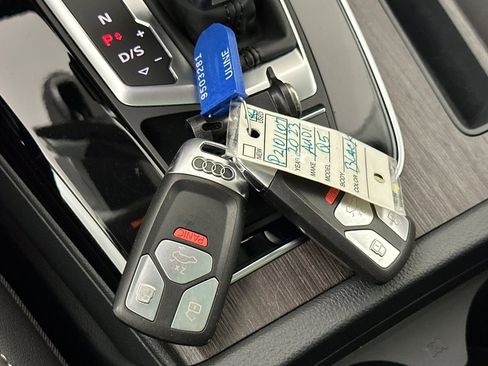 Used 2023 Audi Q5 2.0T Premium w/ Convenience Package image 23