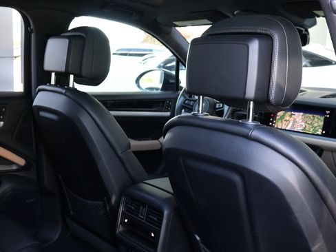 Used 2024 Porsche Cayenne image 26