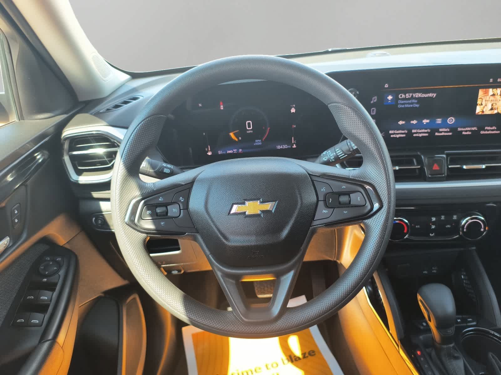 Used 2025 Chevrolet TrailBlazer LT w/ Driver Confidence Package AWD/4WD image 12