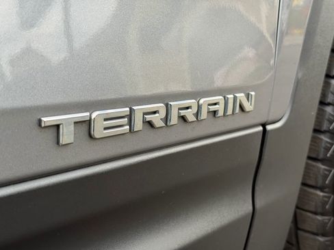 Used 2018 GMC Terrain SLE image 17