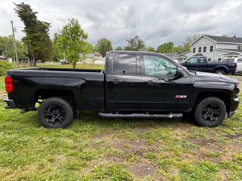 Used 2017 Chevrolet Silverado 1500 LT w/ Midnight Edition AWD/4WD image 4
