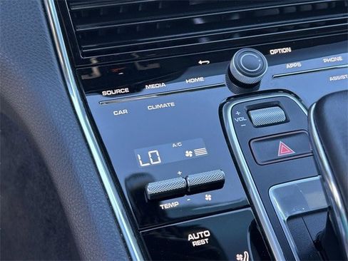 Used 2021 Porsche Panamera image 29