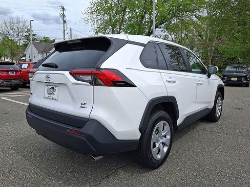 Used 2024 Toyota RAV4 LE AWD/4WD image 24