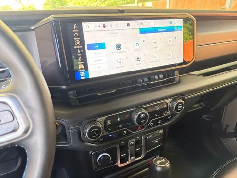 Used 2024 Jeep Wrangler High Altitude image 27