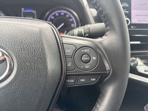 Used 2024 Toyota Camry SE image 12