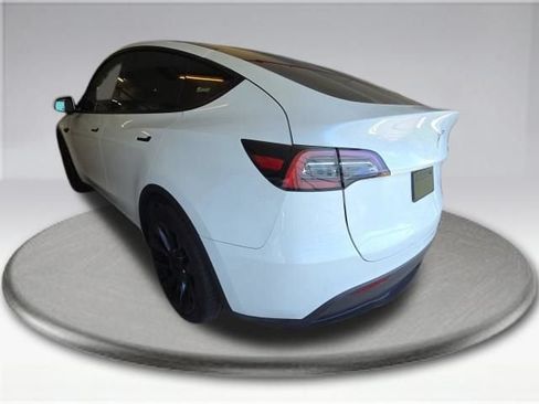 Used 2023 Tesla Model Y Long Range AWD/4WD image 8