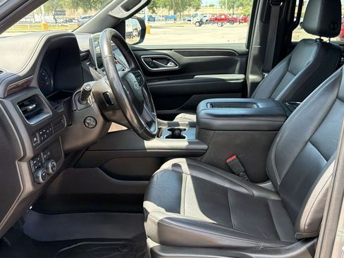 Used 2021 Chevrolet Tahoe Z71 w/ Luxury Package AWD/4WD image 5