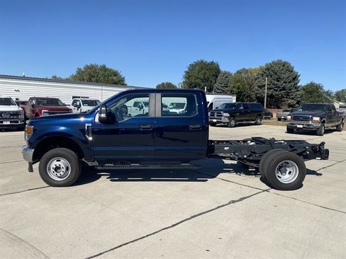 Used 2022 Ford F350 XL w/ Power Equipment Group image 11