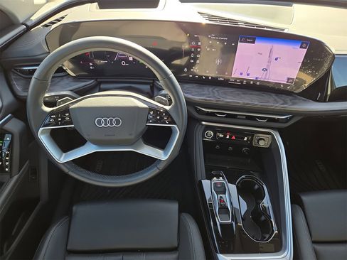 Used 2025 Audi Q5 Premium Plus w/ Premium Plus image 14