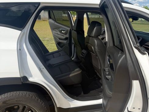 Used 2024 GMC Terrain AT4 image 4