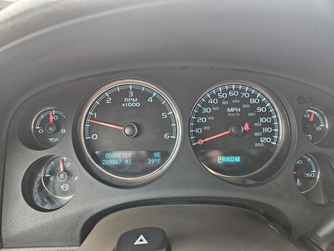 Used 2011 GMC Yukon SLT w/ SLT-2 Equipment Package image 10