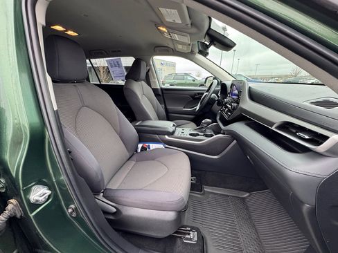 Used 2023 Toyota Highlander LE image 49