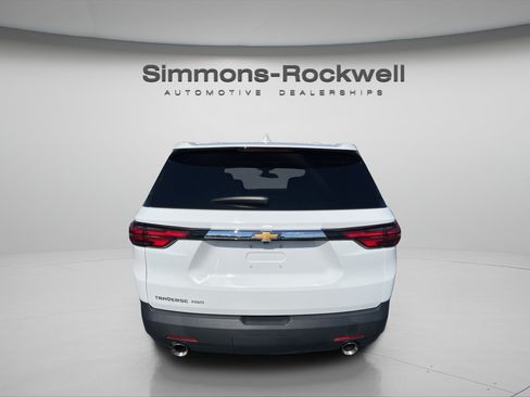 Used 2023 Chevrolet Traverse LS AWD/4WD image 4