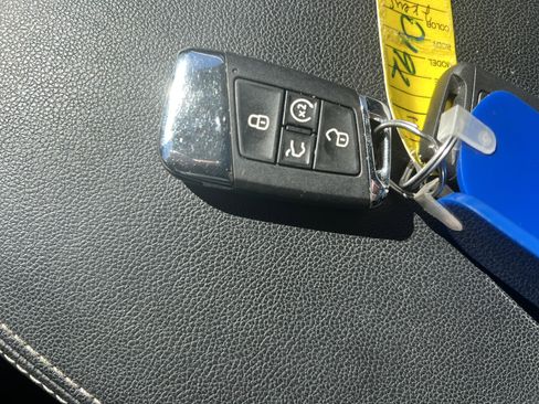 Certified 2023 Volkswagen Atlas SE image 34