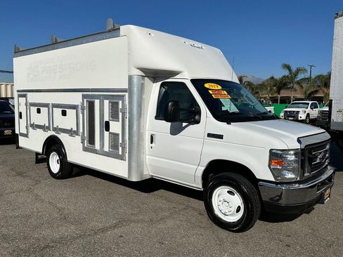 Used 2019 Ford E-450 and Econoline 450 Super Duty w/ Power Windows & Locks Group image 3