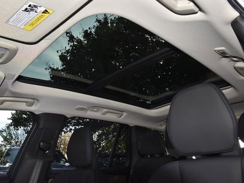 Used 2025 Volvo XC90 B6 Plus image 32