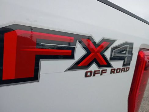Used 2022 Ford F250 XL w/ STX Appearance Package AWD/4WD image 14
