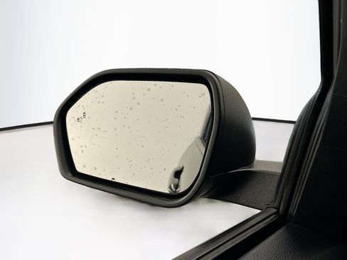 Used 2023 Ford Explorer XLT w/ Equipment Group 202A AWD/4WD image 16