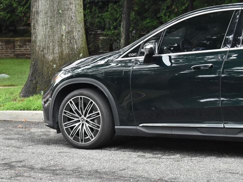 Used 2023 Mercedes-Benz EQE 500 4MATIC SUV image 29